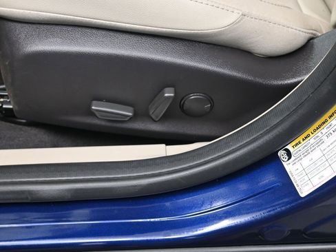 Used 2016 Ford Focus Electric Hatchback w/ Exterior Protection Package image 11