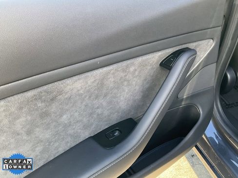 Used 2018 Tesla Model 3 Performance image 32