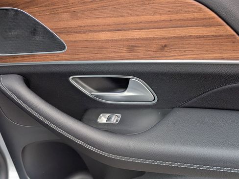 Certified 2025 Mercedes-Benz GLE 450 4MATIC image 36