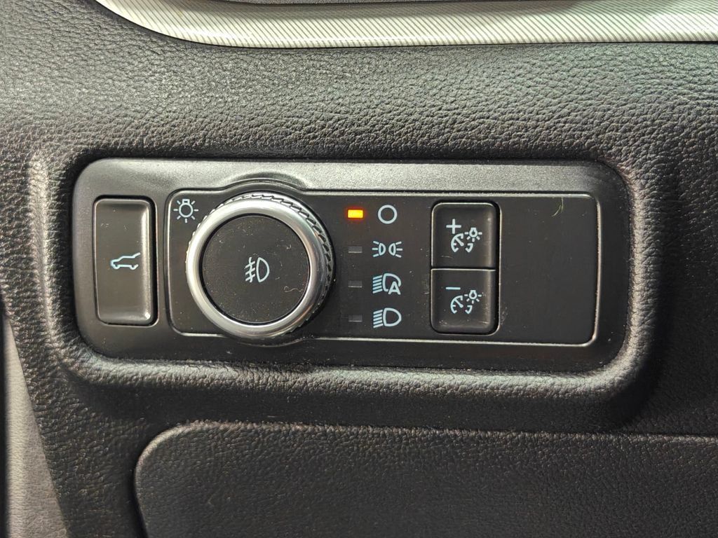 Used 2021 Ford Explorer XLT w/ Equipment Group 202A AWD/4WD image 53