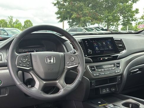 Used 2025 Honda Passport TrailSport image 13