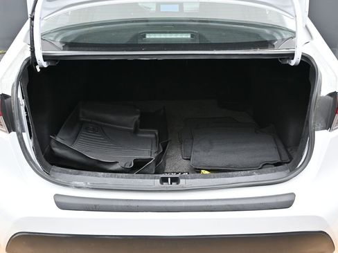 Used 2024 Toyota Corolla LE FWD image 21