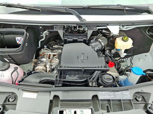 Used 2024 Mercedes-Benz Sprinter 2500 image 28