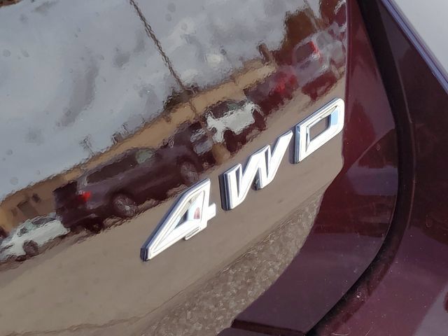 Used 2022 Ford Explorer XLT w/ Equipment Group 202A AWD/4WD image 33