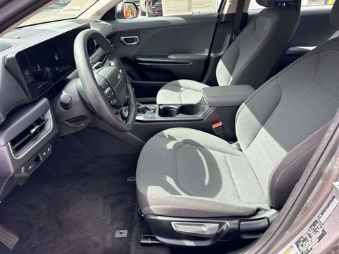 Used 2025 Kia K4 FWD image 22