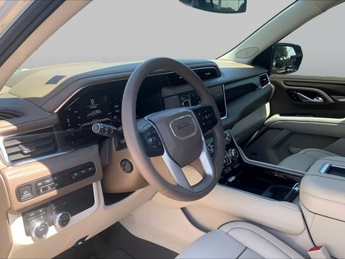 Used 2023 GMC Yukon XL Denali AWD/4WD image 18