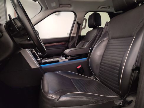 Used 2018 Land Rover Discovery HSE Luxury image 5