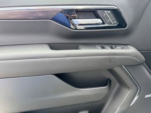 New 2026 Chevrolet Tahoe Z71 w/ Z71 Off-Road Package AWD/4WD image 16