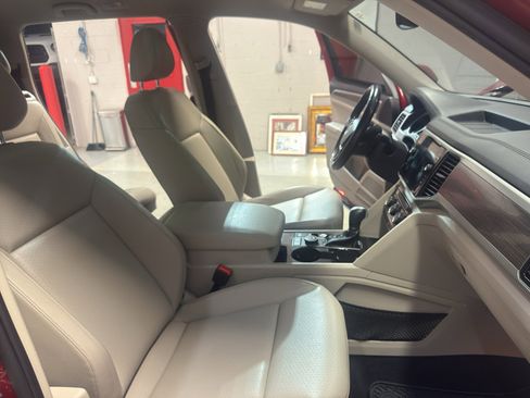 Used 2018 Volkswagen Atlas SEL AWD/4WD image 21