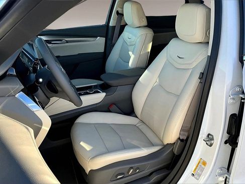 New 2026 Cadillac XT5 Premium Luxury image 9