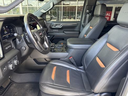 Used 2023 GMC Sierra 1500 AT4 w/ Technology Package AWD/4WD image 17