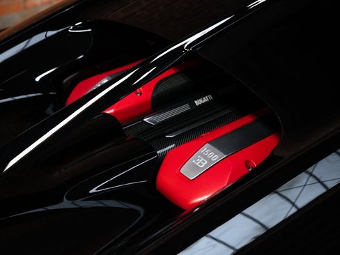 Used 2019 Bugatti Chiron image 20