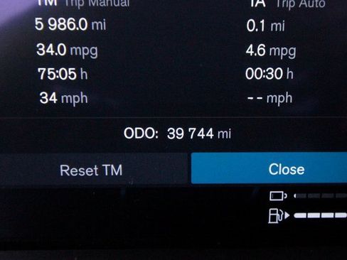 Certified 2024 Volvo XC90 T8 Ultimate w/ Protection Package Premier image 5