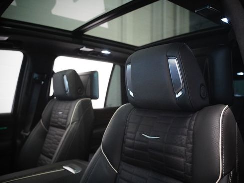 Used 2024 Cadillac Escalade Sport Platinum w/ LPO, ONYX Package image 12