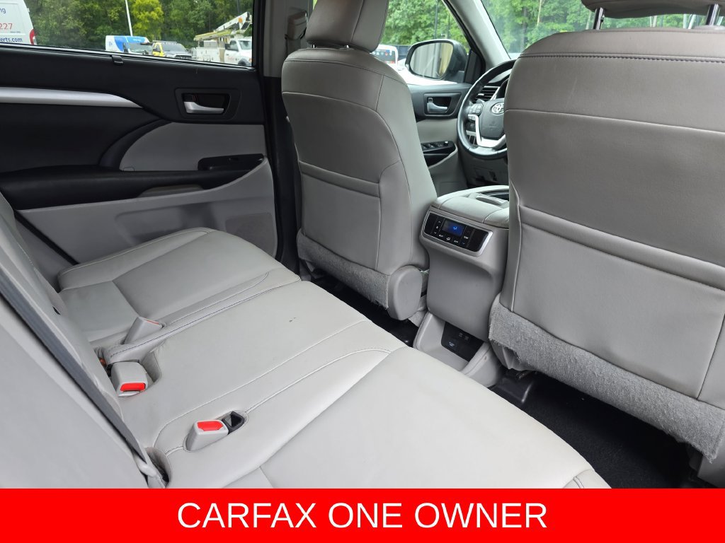 Used 2017 Toyota Highlander XLE AWD/4WD image 12