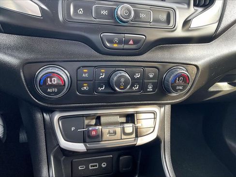 Used 2023 GMC Terrain SLE w/ Driver Convenience Package AWD/4WD image 25