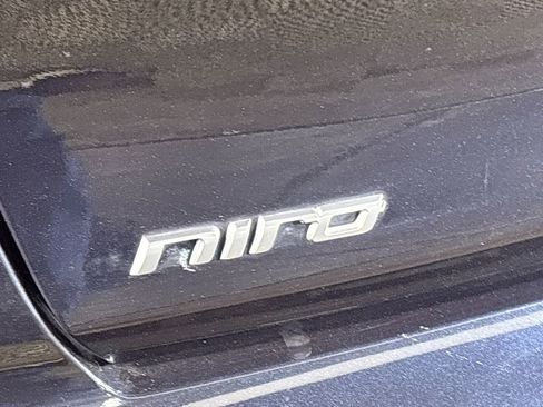 Used 2020 Kia Niro EX image 23
