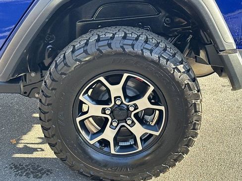 Used 2019 Jeep Wrangler Unlimited Rubicon w/ Dual Top Group image 21