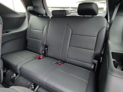 New 2026 Chevrolet Traverse High Country w/ LPO, Floor Liner Package image 9