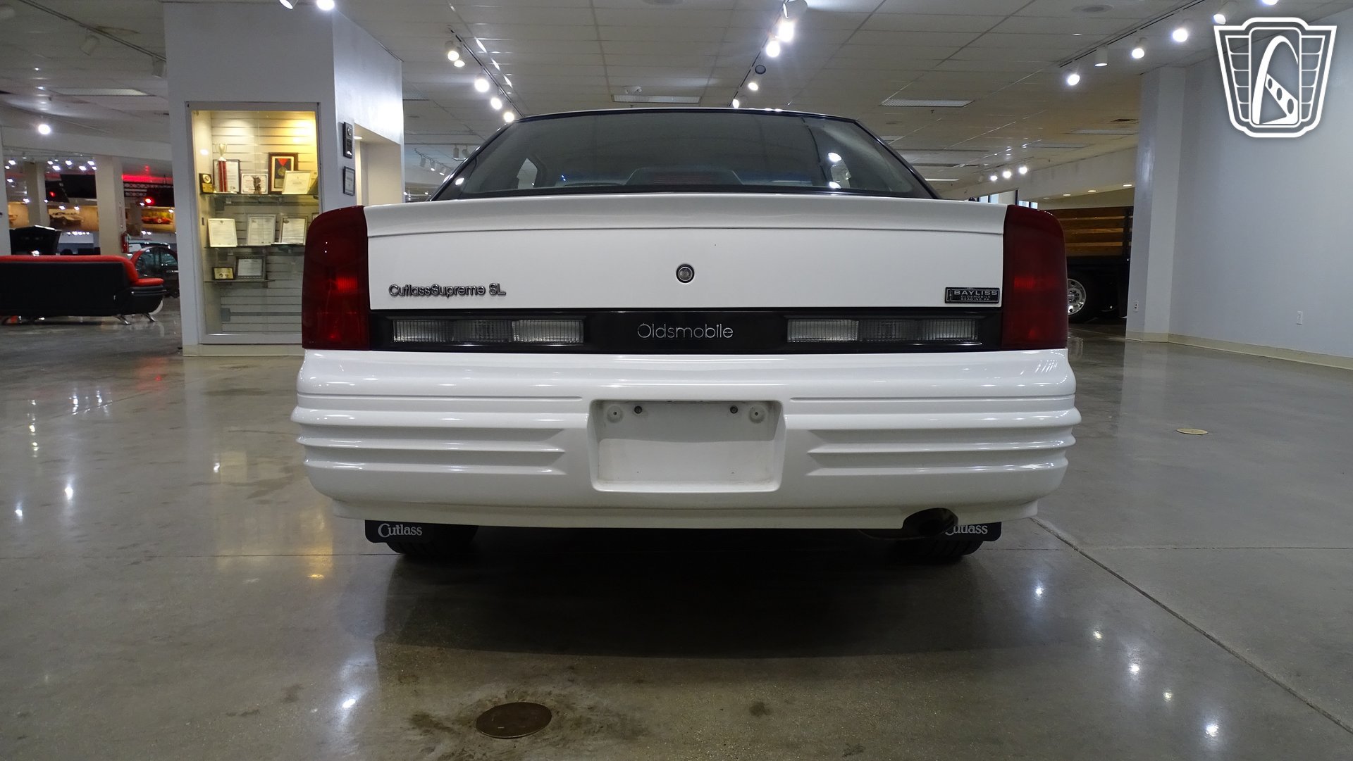 Used 1997 Oldsmobile Cutlass Supreme SL FWD image 12