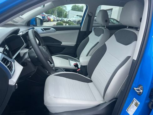 New 2026 Volkswagen Taos SE FWD image 20
