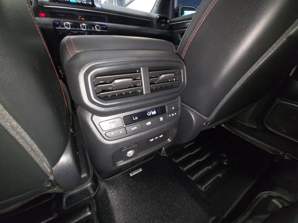 Used 2025 Honda Pilot Black Edition image 28