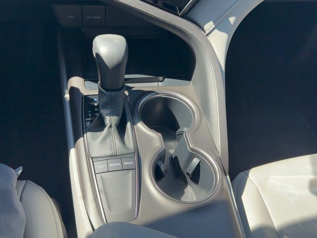Used 2024 Toyota Camry SE w/ Convenience Package FWD image 24