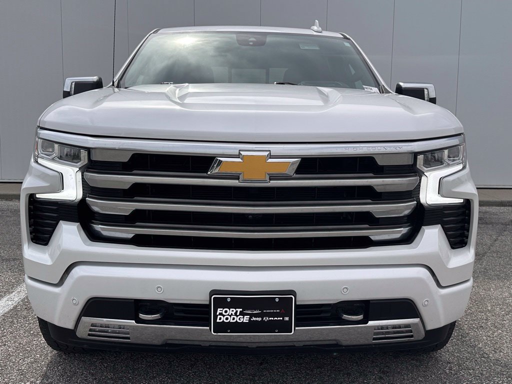 Used 2023 Chevrolet Silverado 1500 High Country w/ Technology Package AWD/4WD image 10