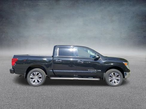 Used 2019 Nissan Titan SL AWD/4WD image 5