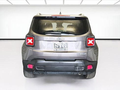 Used 2017 Jeep Renegade Latitude image 5
