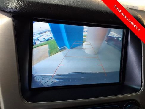 Used 2018 GMC Yukon Denali image 22