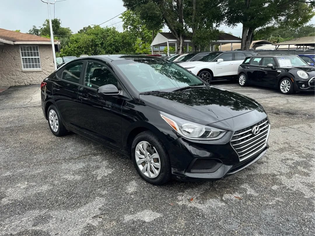 Used 2021 Hyundai Accent SE FWD image 3