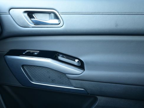 New 2025 Nissan Pathfinder SL w/ SL Premium Package image 31