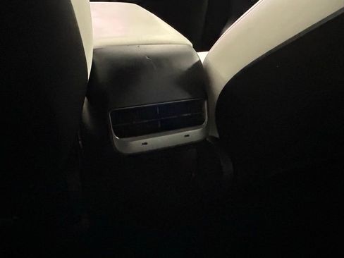 Used 2021 Tesla Model Y Performance image 35