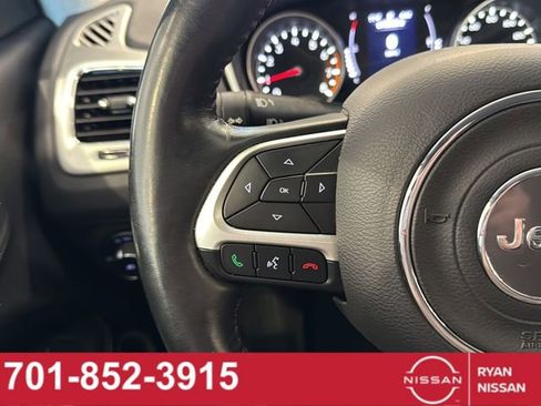 Used 2018 Jeep Compass Latitude w/ Cold Weather Group AWD/4WD image 27