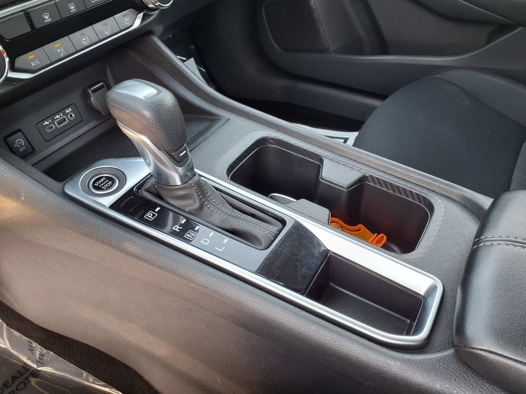 Used 2024 Nissan Sentra SV FWD image 14