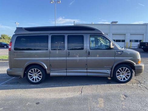 Used 2021 GMC Savana 2500 w/ Enhanced Convenience Package RWD image 9