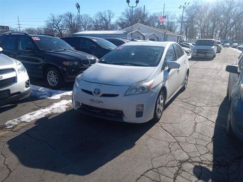 Used 2010 Toyota Prius Five image 1
