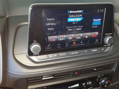 Used 2025 Nissan Rogue SV image 17