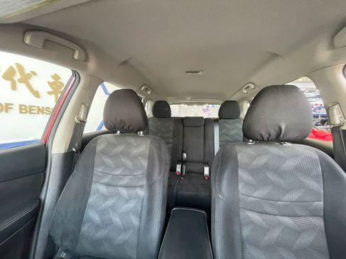 Used 2015 Nissan Rogue S FWD image 17