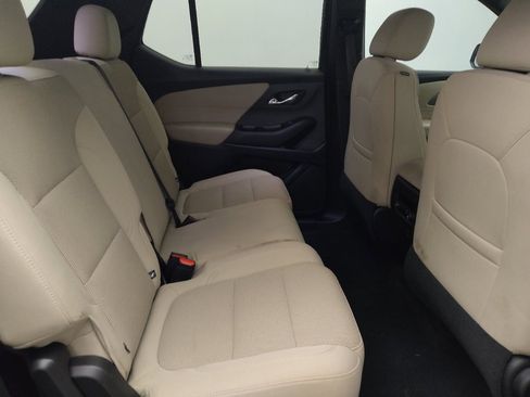 Used 2023 Chevrolet Traverse LS FWD image 19