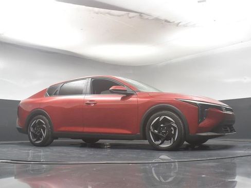 Certified 2025 Kia K4 EX image 31