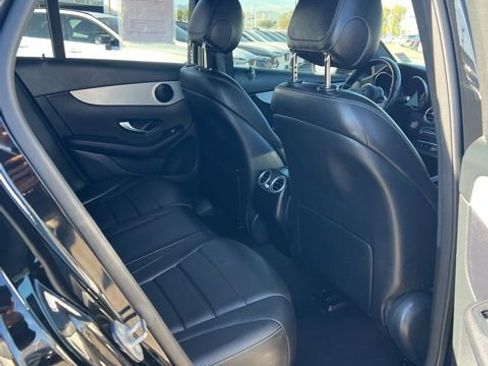 Used 2021 Mercedes-Benz GLC 300 4MATIC image 25