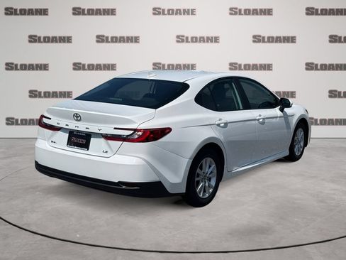 Used 2025 Toyota Camry LE FWD image 5