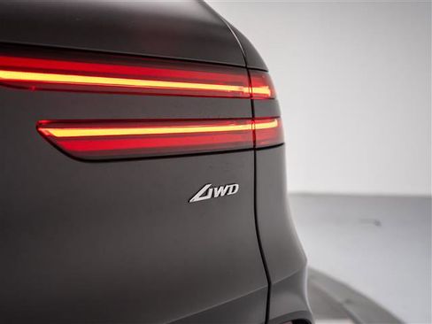 Used 2023 Genesis GV70 2.5T w/ Select Package image 16