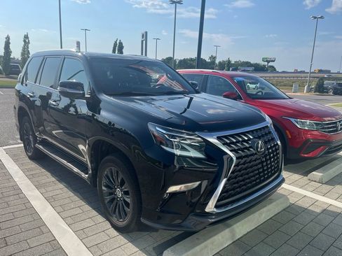 Used 2023 Lexus GX 460 Luxury w/ Sport Design Package AWD/4WD image 2