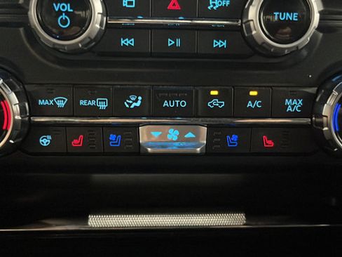 Used 2025 Ford F150 Lariat w/ Equipment Group 501A Mid AWD/4WD image 29