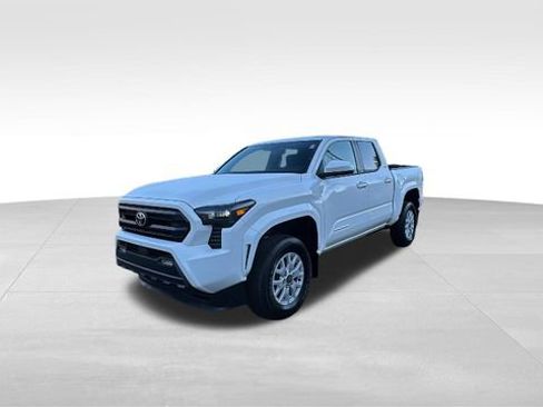 Used 2024 Toyota Tacoma SR5 AWD/4WD image 3