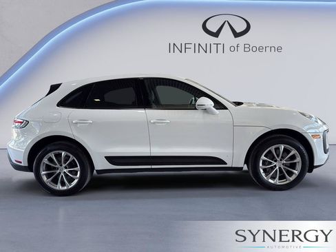 Used 2023 Porsche Macan AWD/4WD image 4