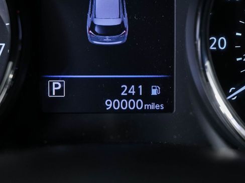 Used 2020 Nissan Rogue SV FWD image 13